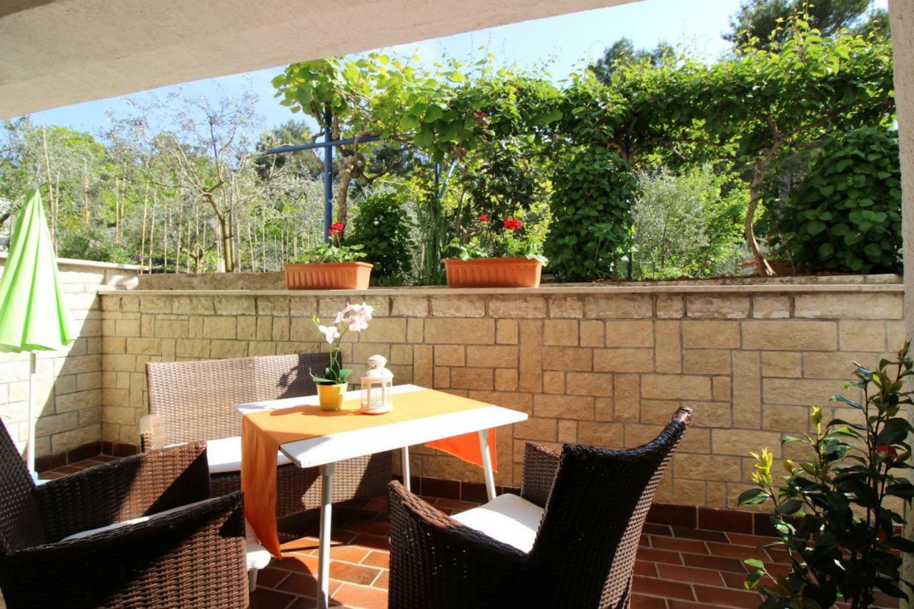 Apartments Sabina Porec Exterior photo