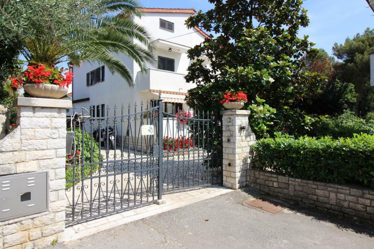 Apartments Sabina Porec Exterior photo