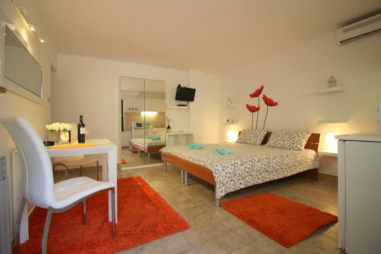 Apartments Sabina Porec Exterior photo